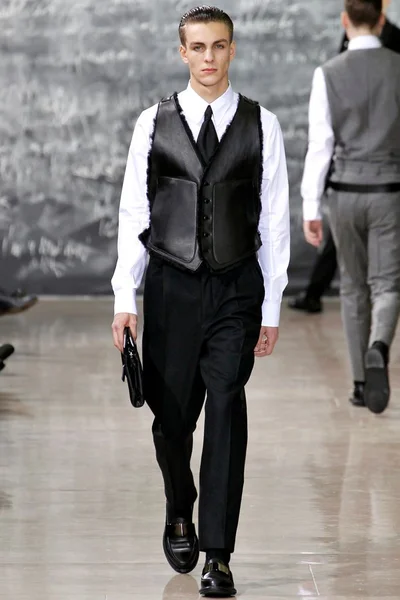 Look 13